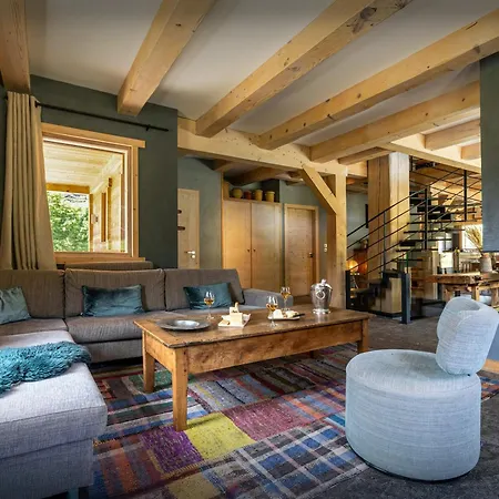 Ibusta - Ovo Network Chalet